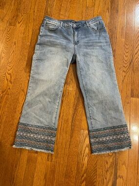 Embroidered Hem Light Blue Cropped Jeans